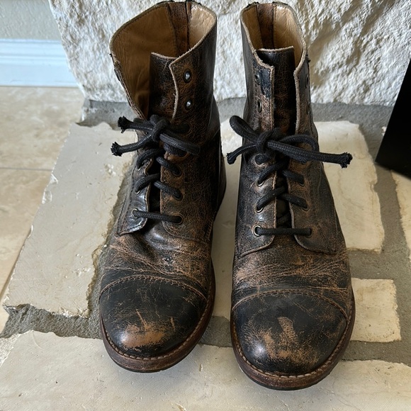 Men's Distressed Leather Boots - Picture 1 of 5